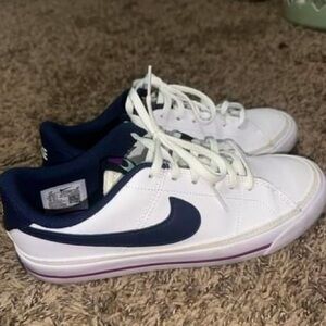 Nike size youth 5